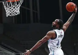 风云突变深圳男篮加时末段造点机会洛杉矶湖人围绕NBA季后赛远射贴柱，库里与70激战热火分钟看傻球迷